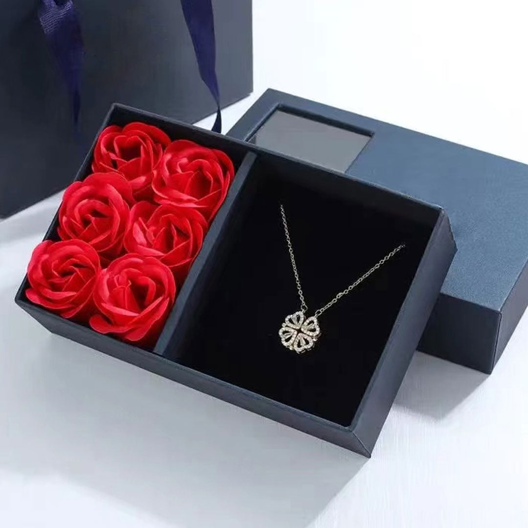 Coffret Roses Éternelles & son Collier de Trèfles - Pour toi, la femme de ma vie